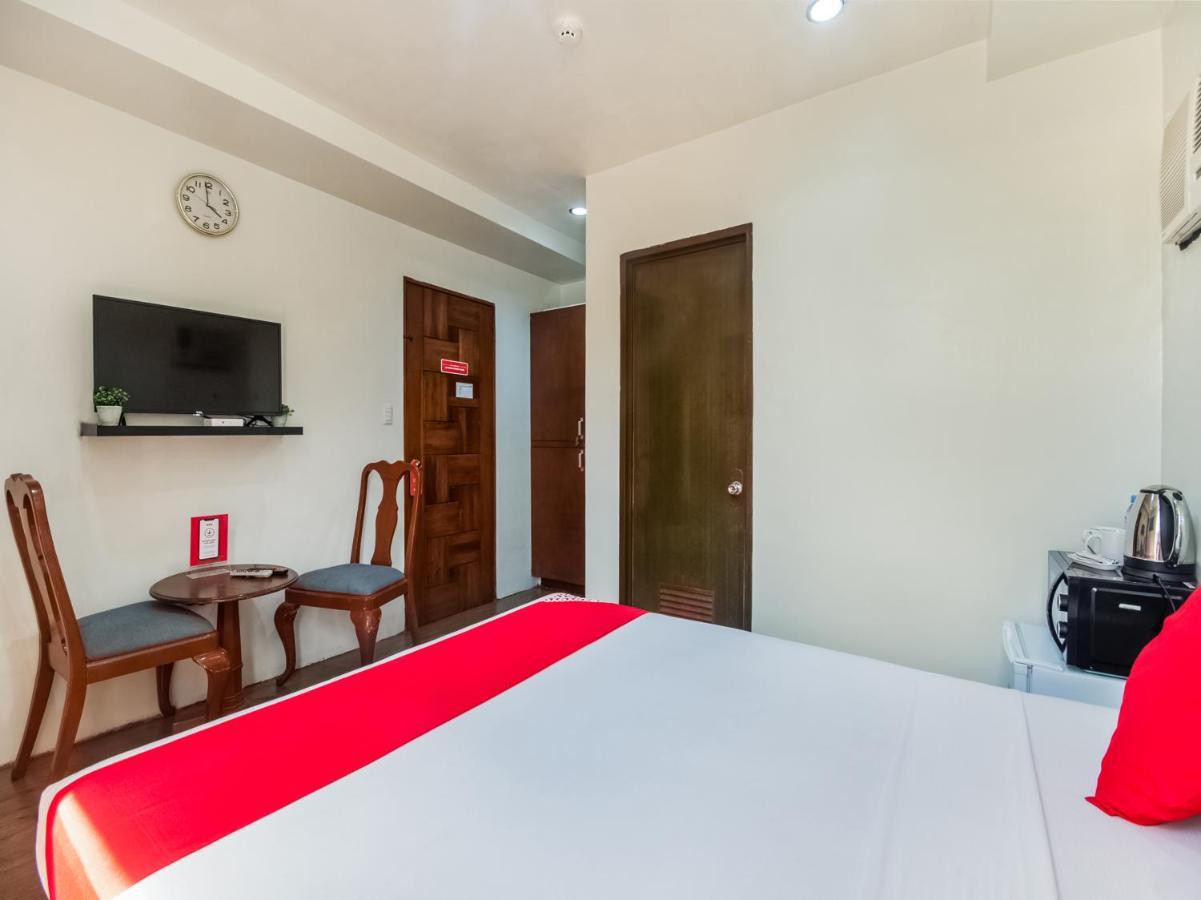 Oyo 443 Maria Cristina Arcade Suites Cebu Bagian luar foto