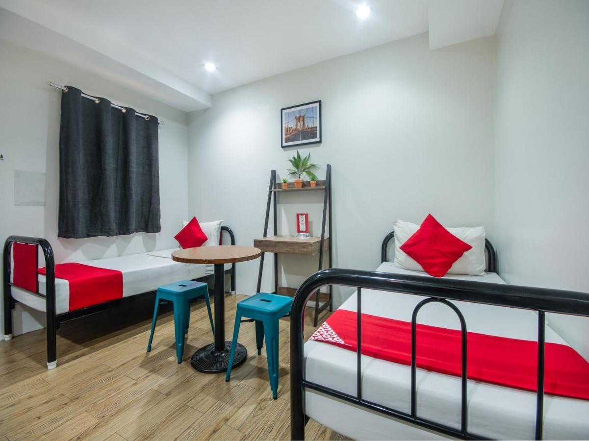 Oyo 443 Maria Cristina Arcade Suites Cebu Bagian luar foto